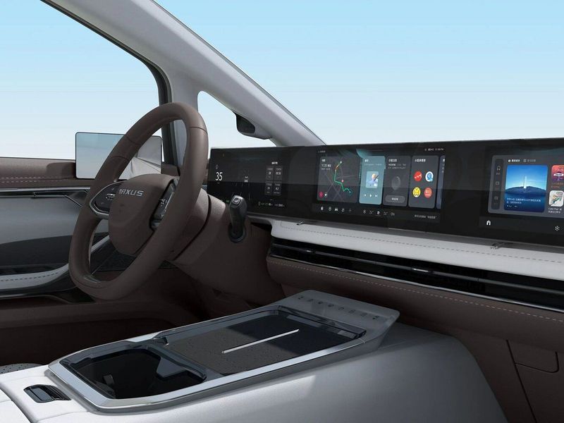 Maxus MIFA 7, Минивэн — экран мультимедийной системы