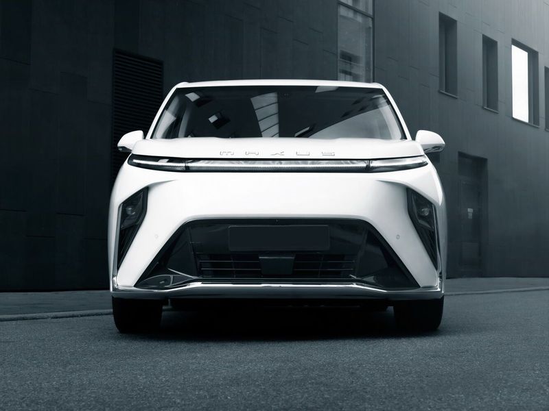 Maxus MIFA 9، ميني فان — منظر أمامي