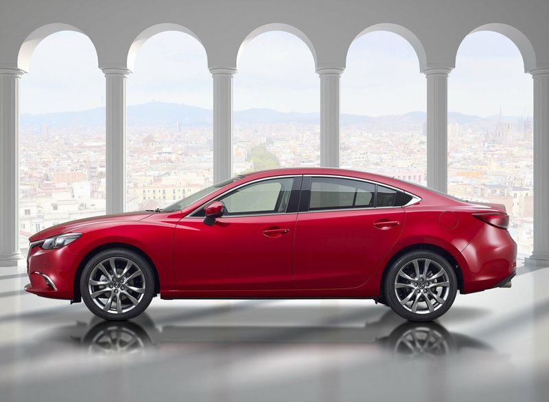 Mazda 6 ثالثاً (GJ) فيس ليفت، سيدان — منظر من الجانب الأيسر