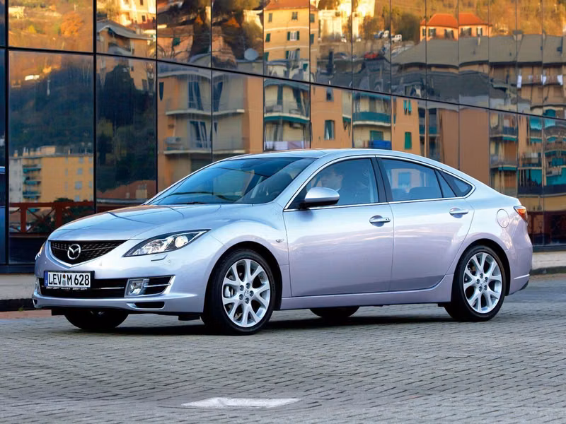 Mazda 6 II (GH)، ليفتباك — منظر أمامي أيسر