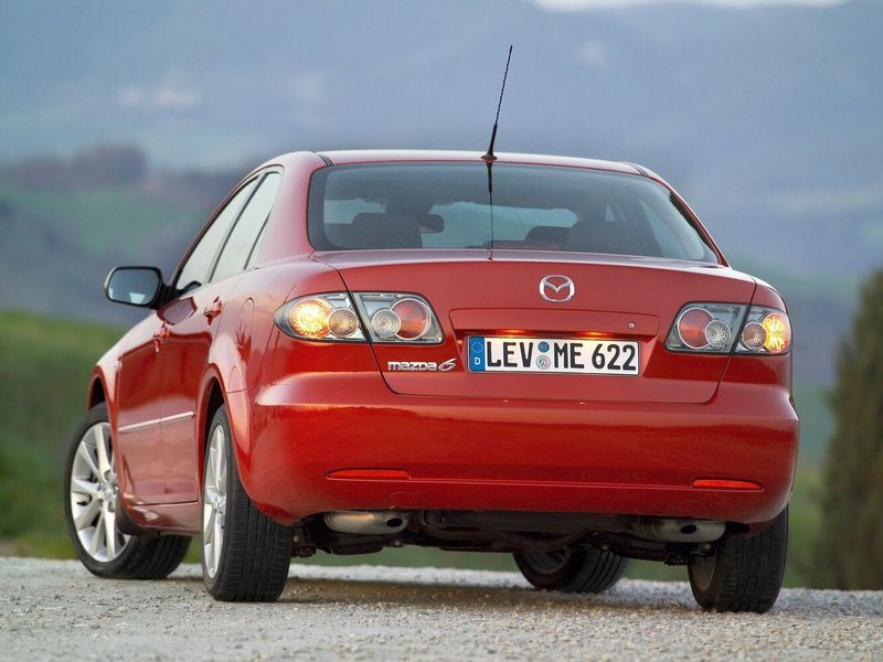Mazda 6 I (GG) فيس ليفت، سيدان — منظر خلفي أيسر