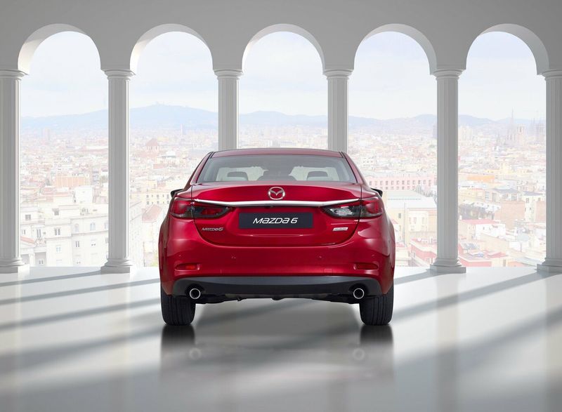 Mazda 6 ثالثاً (GJ) فيس ليفت، سيدان — منظر خلفي