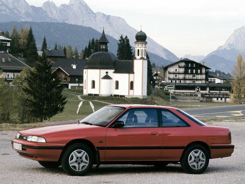 Mazda 626 III (GD)، كوبيه — منظر أمامي أيسر