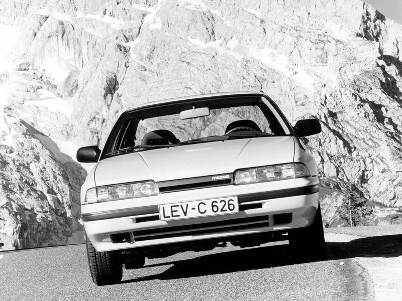 Mazda 626 III (GD)، كوبيه — منظر أمامي