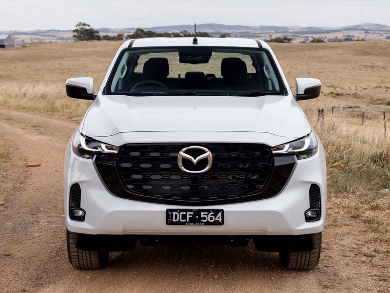 Mazda BT-50 ثالثاً فيس ليفت، بيك أب بكابينة مزدوجة — منظر أمامي