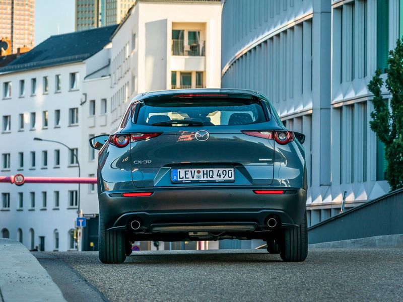 Mazda CX-30 I، دفع رباعي 5 أبواب — منظر خلفي