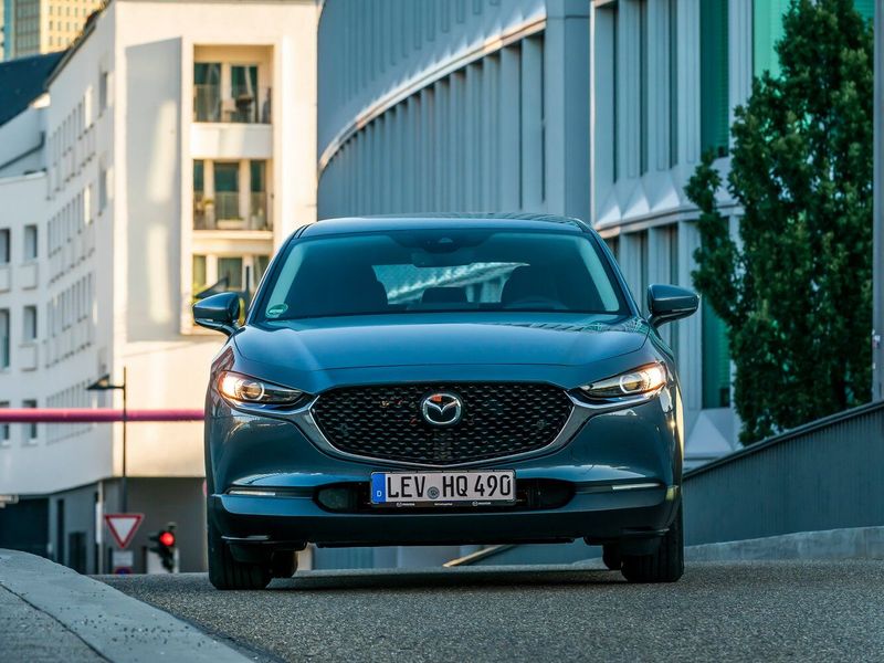 Mazda CX-30 I، دفع رباعي 5 أبواب — منظر أمامي
