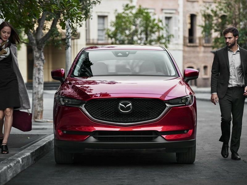 Mazda CX-5 ثانياً، دفع رباعي 5 أبواب — منظر أمامي
