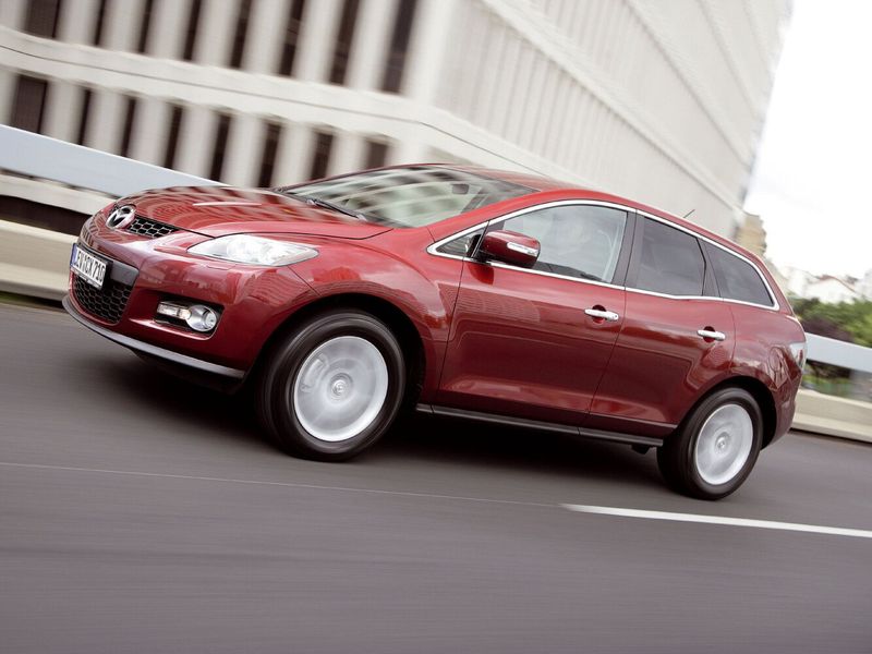 Mazda CX-7 I، دفع رباعي 5 أبواب — منظر أمامي أيمن