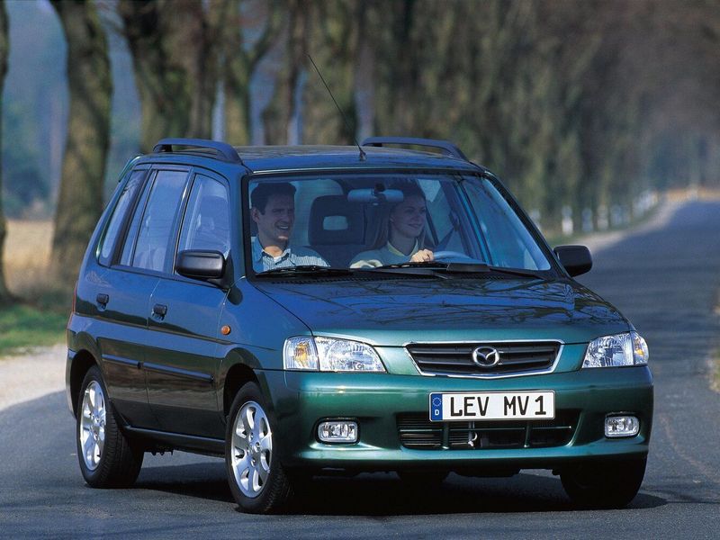 Mazda Demio ط (DW)، هاتشباك 5 أبواب — منظر أمامي أيمن