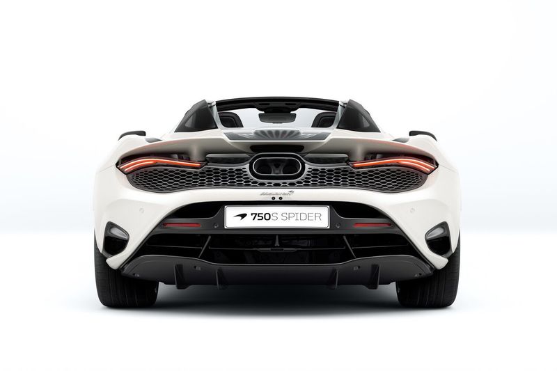 McLaren 750S, Родстер Spider — вид сзади