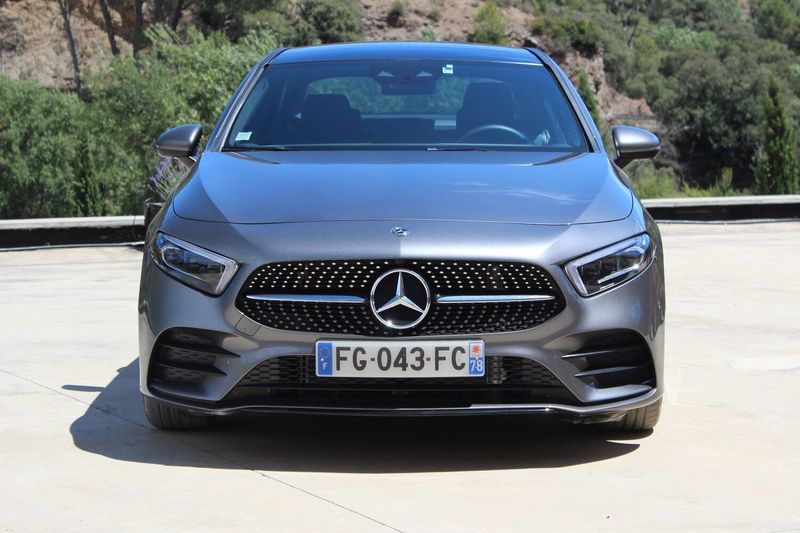 Mercedes-Benz A-Class IV (W177)، سيدان — منظر أمامي