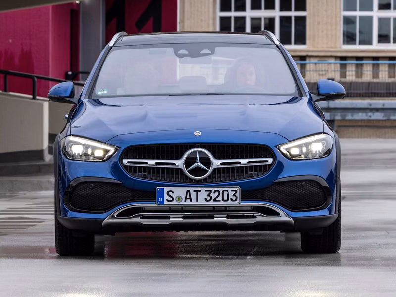 Mercedes-Benz C-Class V (W206)، واجون 5 أبواب All-Terrain — منظر أمامي