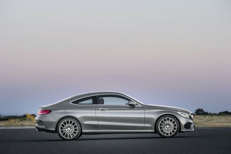 Mercedes-Benz C-Class IV (W205)، كوبيه — منظر من الجانب الأيمن