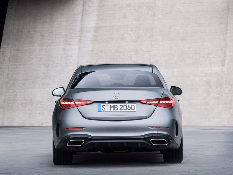 Mercedes-Benz C-Class V (W206)، سيدان — منظر خلفي