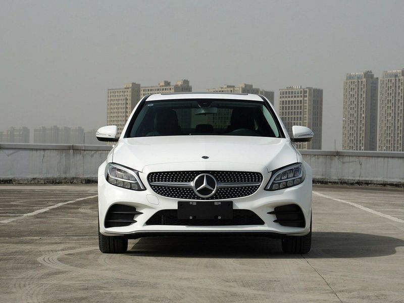 Mercedes-Benz C-Class عملية فيس ليفت IV (W205)، سيدان Long — منظر أمامي