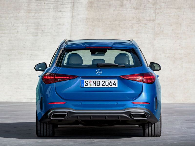 Mercedes-Benz C-Class V (W206)، واجون 5 أبواب — منظر خلفي