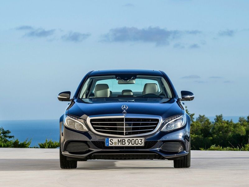 Mercedes-Benz C-Class IV (W205)، سيدان — منظر أمامي