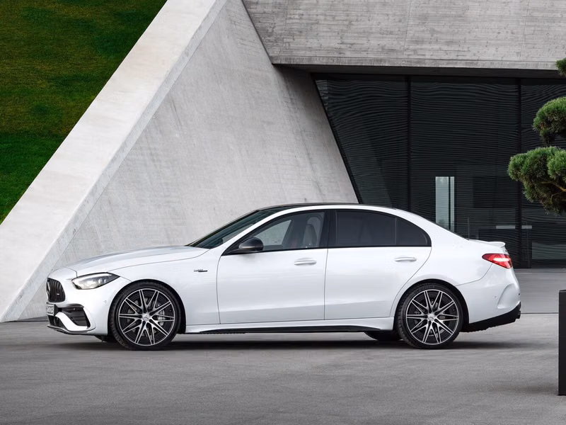 Mercedes-Benz C-Class AMG V (W206)، سيدان — منظر من الجانب الأيسر