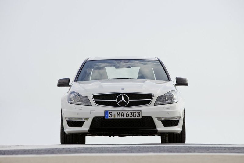 Mercedes-Benz C-Class AMG عملية فيس ليفت III (W204)، سيدان — منظر أمامي