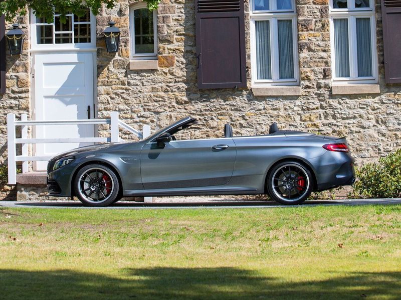 Mercedes-Benz C-Class AMG عملية فيس ليفت IV (W205)، قابلة للتحويل — منظر من الجانب الأيسر