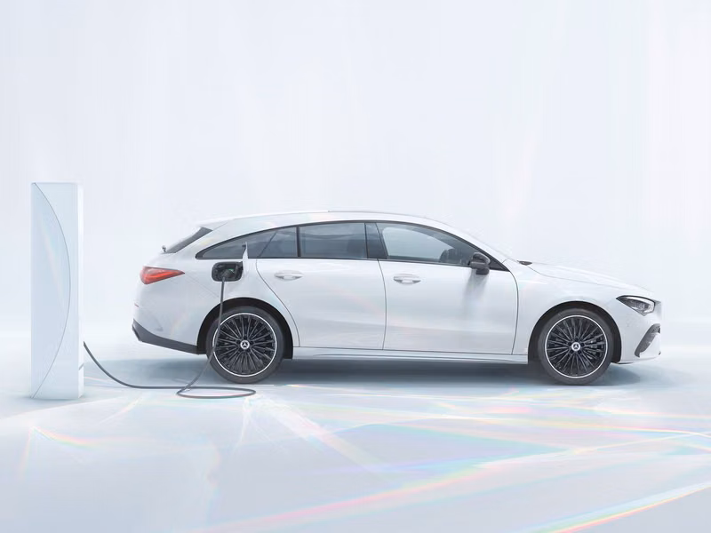 Mercedes-Benz CLA عملية فيس ليفت II (C118، X118)، واجون 5 أبواب — منظر من الجانب الأيسر