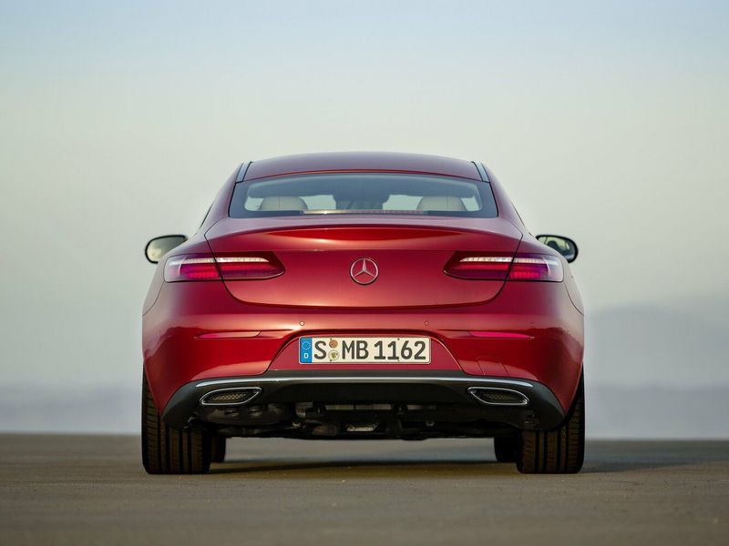 Mercedes-Benz E-Class V (W213، S213، C238)، كوبيه - سقف صلب — منظر خلفي