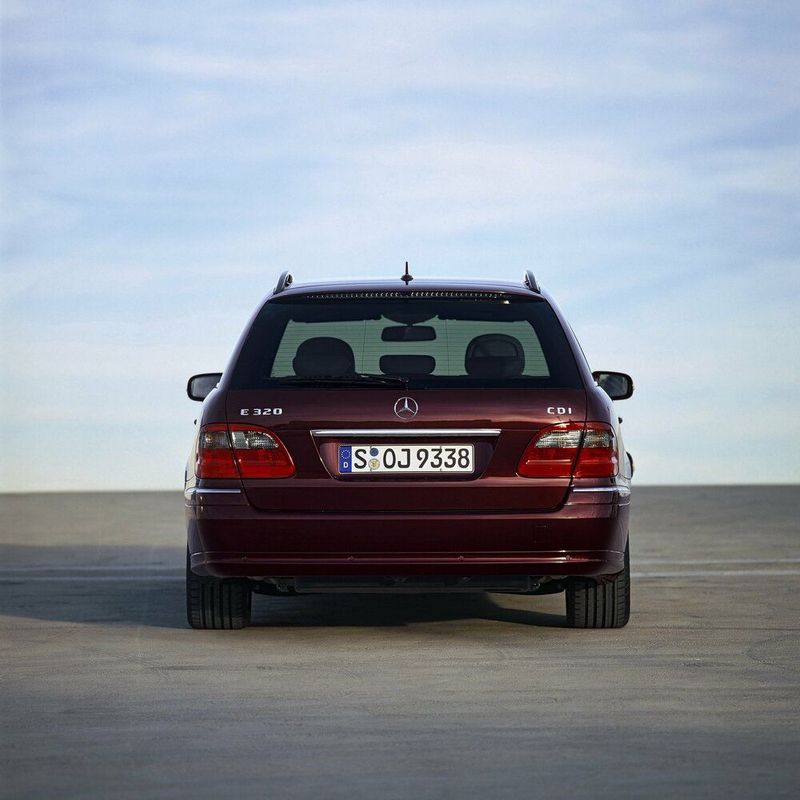 Mercedes-Benz E-Class عملية فيس ليفت III (W211، S211)، واجون 5 أبواب — منظر خلفي