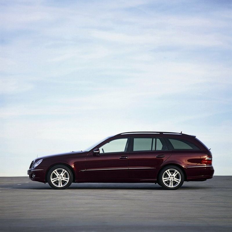 Mercedes-Benz E-Class عملية فيس ليفت III (W211، S211)، واجون 5 أبواب — منظر من الجانب الأيسر