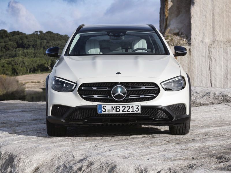 Mercedes-Benz E-Class V (W213, S213, S213, C238) فيس ليفت، واجون 5 أبواب All-Terrain — منظر أمامي