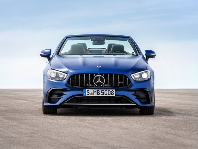 Mercedes-Benz E-Class AMG عملية فيس ليفت V (W213)، قابلة للتحويل — منظر أمامي