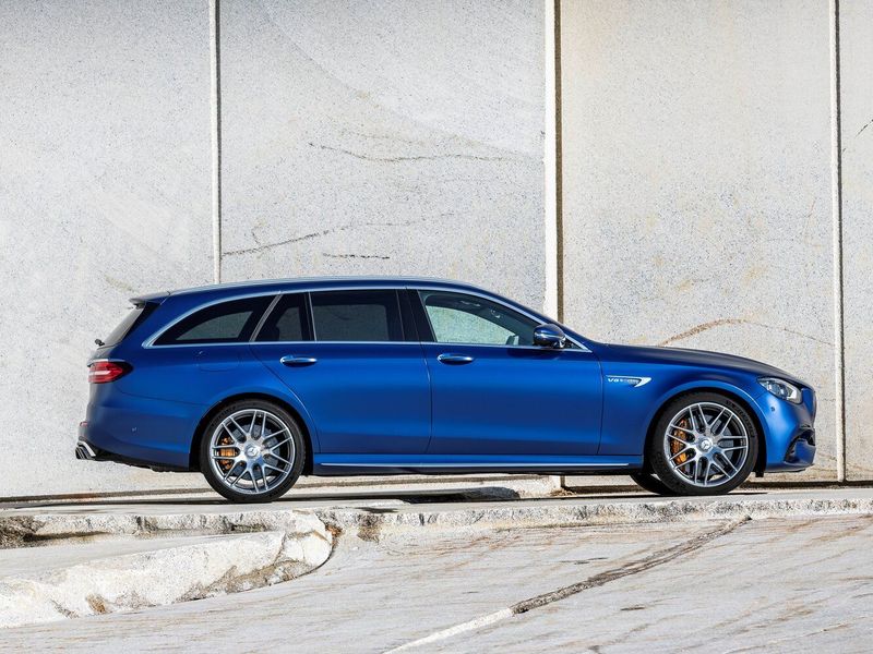 Mercedes-Benz E-Class AMG عملية فيس ليفت V (W213)، واجون 5 أبواب — منظر من الجانب الأيمن