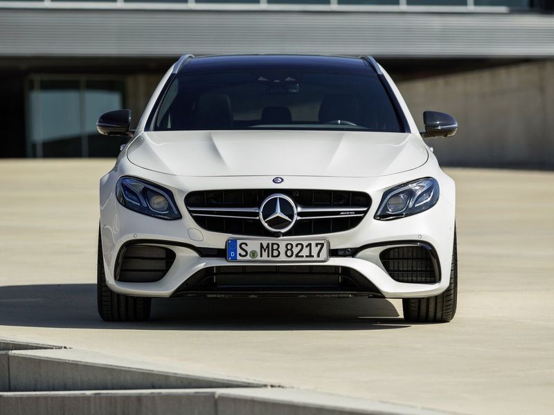 Mercedes-Benz E-Class AMG V (W213)، واجون 5 أبواب — منظر أمامي