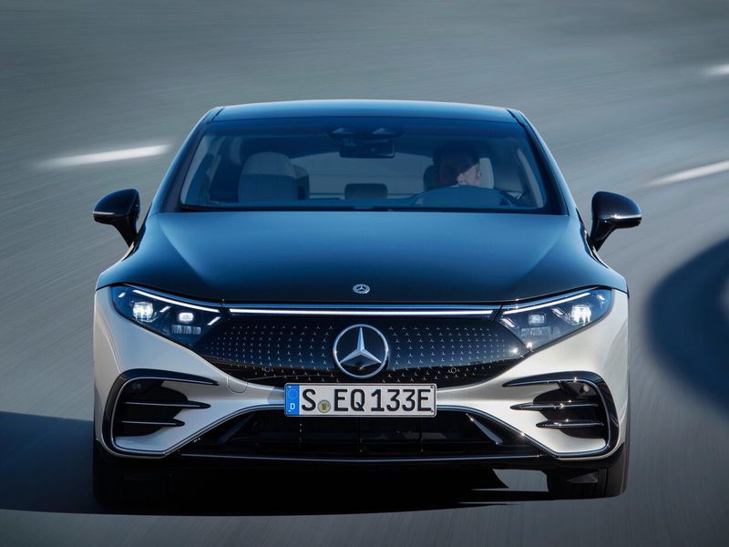 Mercedes-Benz EQS، ليفتباك — منظر أمامي