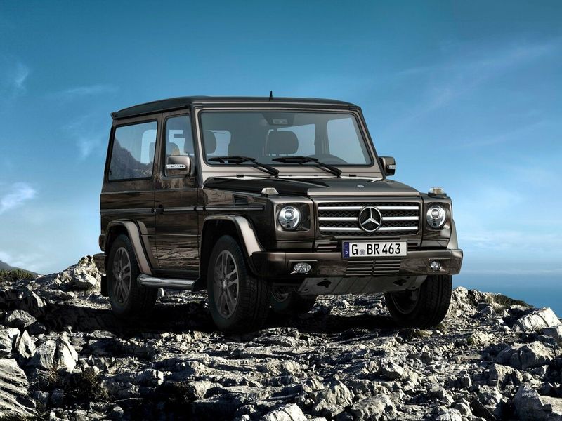 Mercedes-Benz G-Class II (W463 W463) فيس ليفت 2، دفع رباعي 3 أبواب — منظر أمامي أيمن