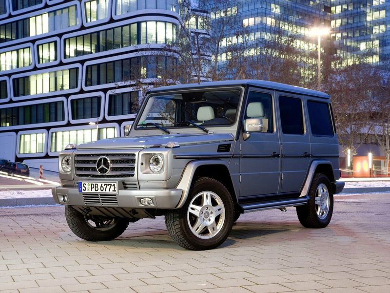 Mercedes-Benz G-Class II (W463 W463) فيس ليفت 2، دفع رباعي 5 أبواب — منظر أمامي أيمن