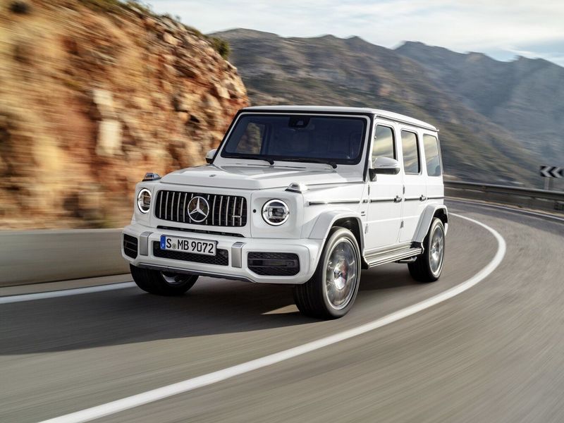 Mercedes-Benz G-Class AMG II (W463)، دفع رباعي 5 أبواب — منظر أمامي أيمن