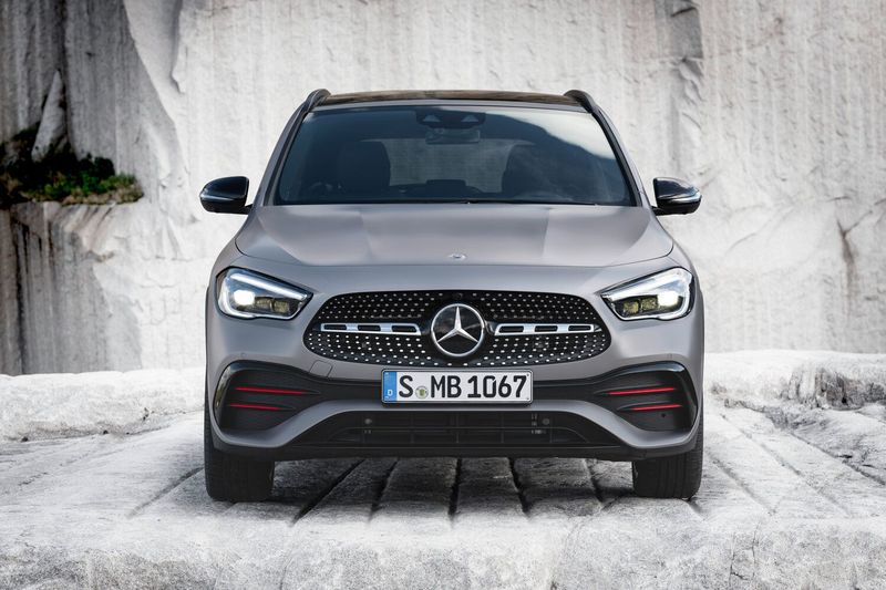Mercedes-Benz GLA II (H247)، دفع رباعي 5 أبواب — منظر أمامي