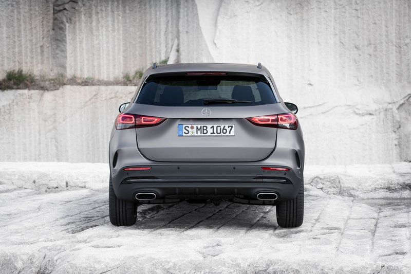Mercedes-Benz GLA II (H247)، دفع رباعي 5 أبواب — منظر خلفي