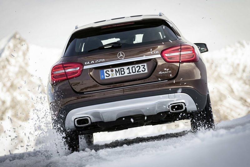 Mercedes-Benz GLA I (X156)، دفع رباعي 5 أبواب — منظر خلفي