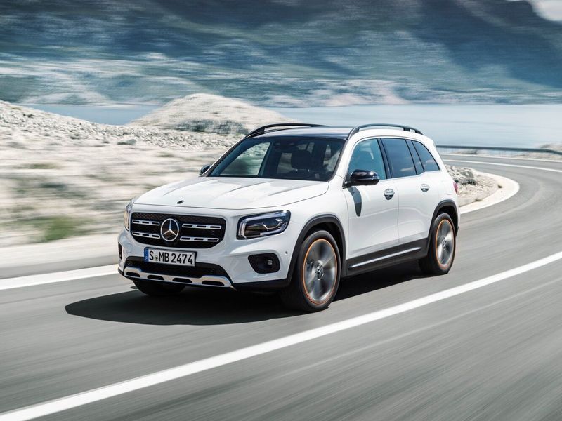 Mercedes-Benz GLB I (X247)، دفع رباعي 5 أبواب — منظر أمامي أيمن