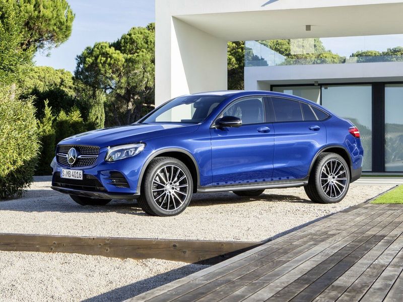 Mercedes-Benz GLC Coupe I (C253)، دفع رباعي 5 أبواب — منظر أمامي أيمن