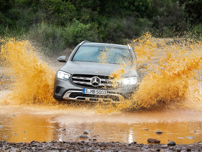 Mercedes-Benz GLC I (X253) فيس ليفت I (X253)، دفع رباعي 5 أبواب — منظر أمامي