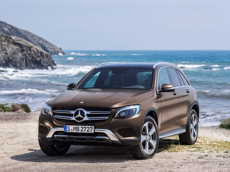 Mercedes-Benz GLC I (X253)، دفع رباعي 5 أبواب — منظر أمامي أيمن