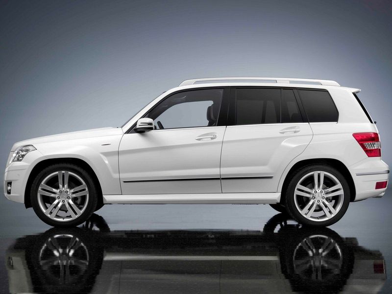 Mercedes-Benz GLK-Class I (X204)، دفع رباعي 5 أبواب — منظر من الجانب الأيسر