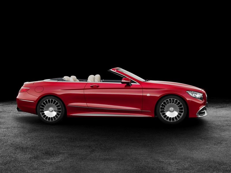 Mercedes-Benz Maybach S-Class I (X222) فيس ليفت I (X222)، قابلة للتحويل — منظر من الجانب الأيمن