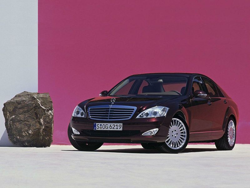 Mercedes-Benz S-Class V (W221)، سيدان — منظر أمامي أيمن