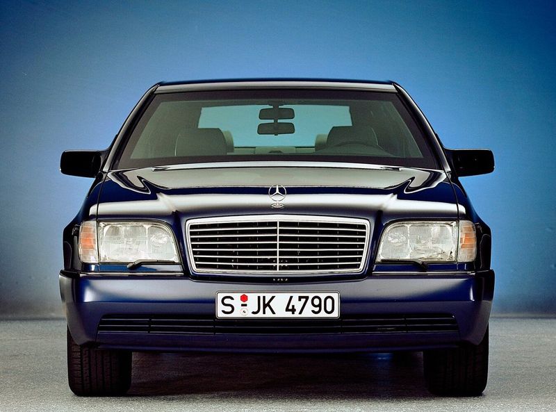 Mercedes-Benz S-Class عملية فيس ليفت III (W140)، سيدان Long — منظر أمامي