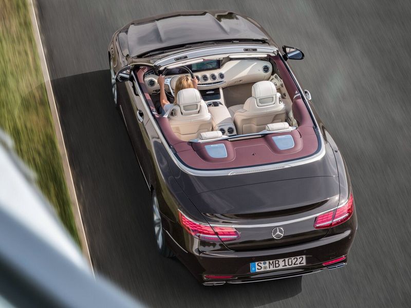 Mercedes-Benz S-Class فيس ليفت السادس (W222، C217)، قابلة للتحويل — منظر خلفي بزاوية ثلاثة أرباع