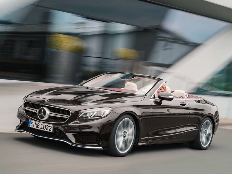 Mercedes-Benz S-Class فيس ليفت السادس (W222، C217)، قابلة للتحويل — منظر أمامي أيمن
